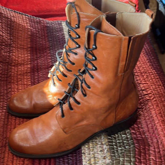 Joan & David Shoes - Vintage 90s Joan&David brown stamped Italian leather steampunk style ankle boots